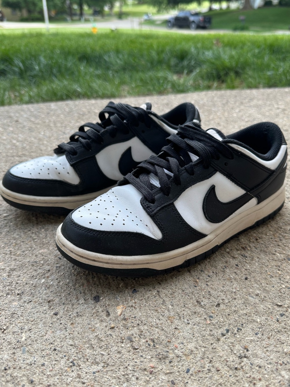 Nike Kids Black and White Low Top Sneakers